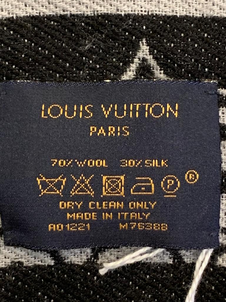 Bufanda Louis Vuitton de segunda mano por 200 EUR en Santa Coloma de  Gramenet en WALLAPOP