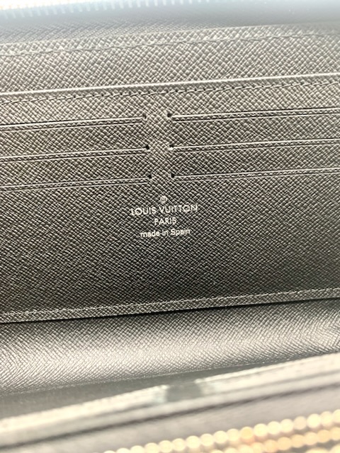 Las mejores ofertas en Carteras para hombres Louis Vuitton gris