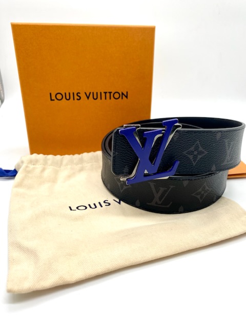 Cinturón Louis Vuitton con hebilla doble azul