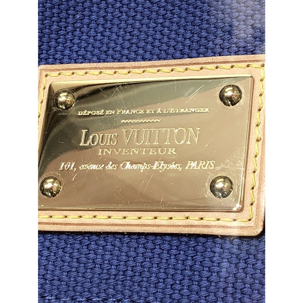 Bolsa papel Louis Vuitton con tarjeta. d'occasion pour 5 EUR in Madrid sur  WALLAPOP
